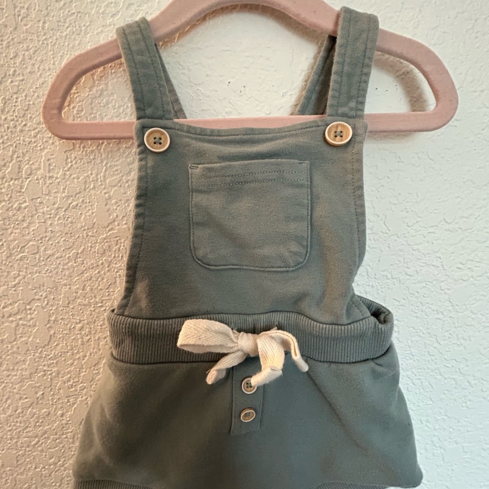 Jamie Kay Overall Suspender Shorts Baby Green Sz 6-12 mo
